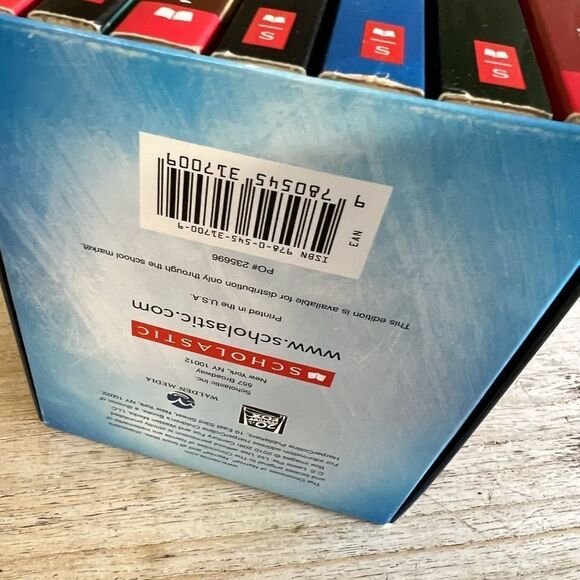 Narnia return to hope book set - Picture 4 of 6